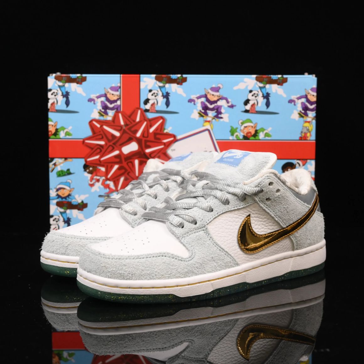 Sean Cliver x Dunk Low SB 'Holiday Special' DC9936-100