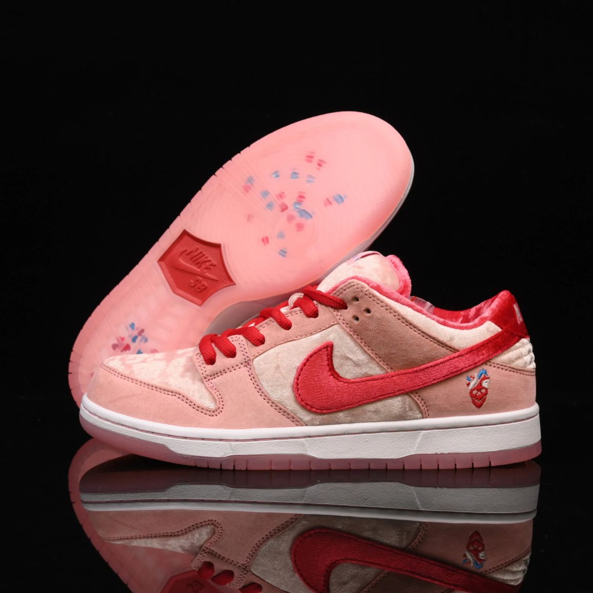 StrangeLove x Dunk Low SB 'Valentine's Day' CT2552-800