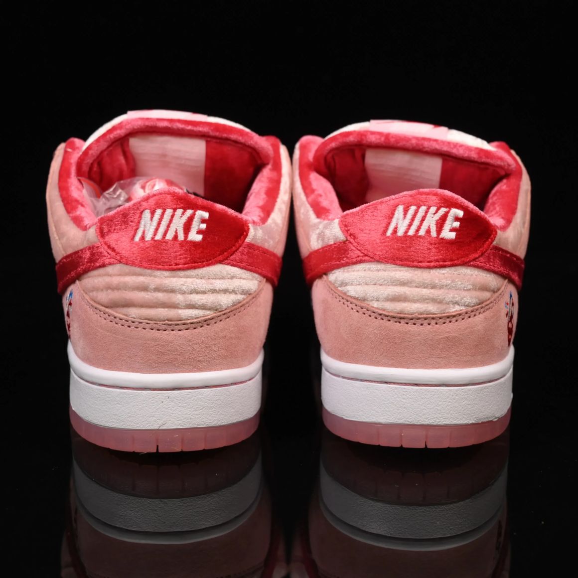 StrangeLove x Dunk Low SB 'Valentine's Day' CT2552-800