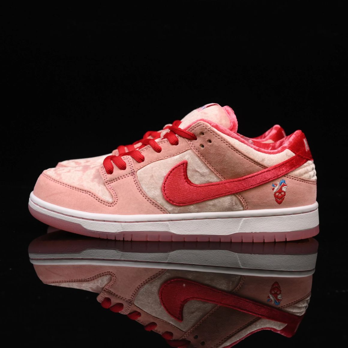 StrangeLove x Dunk Low SB 'Valentine's Day' CT2552-800