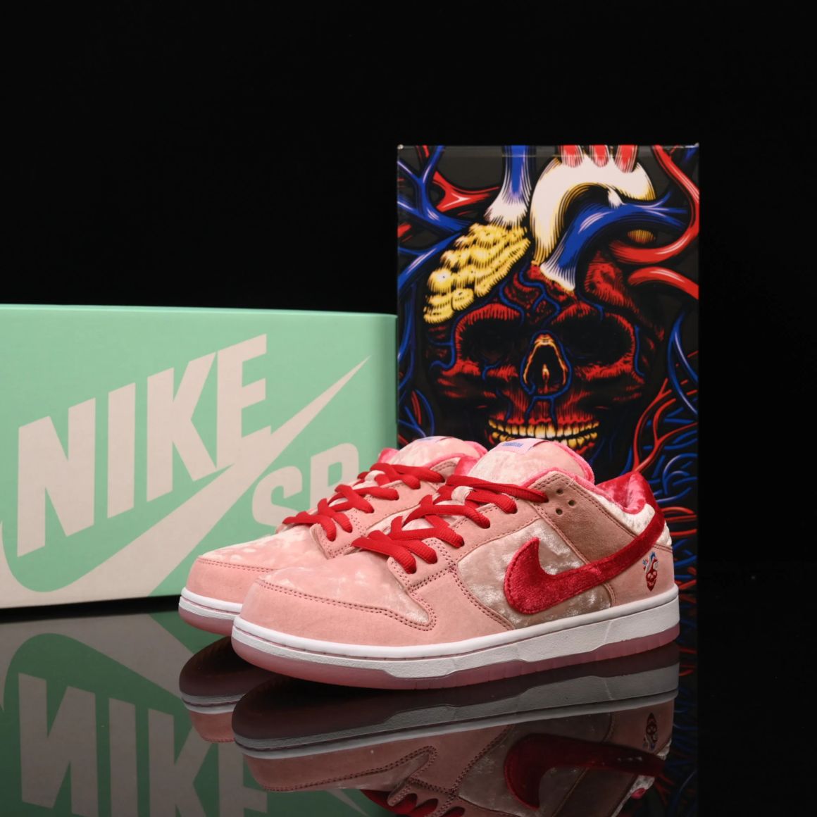 StrangeLove x Dunk Low SB 'Valentine's Day' CT2552-800