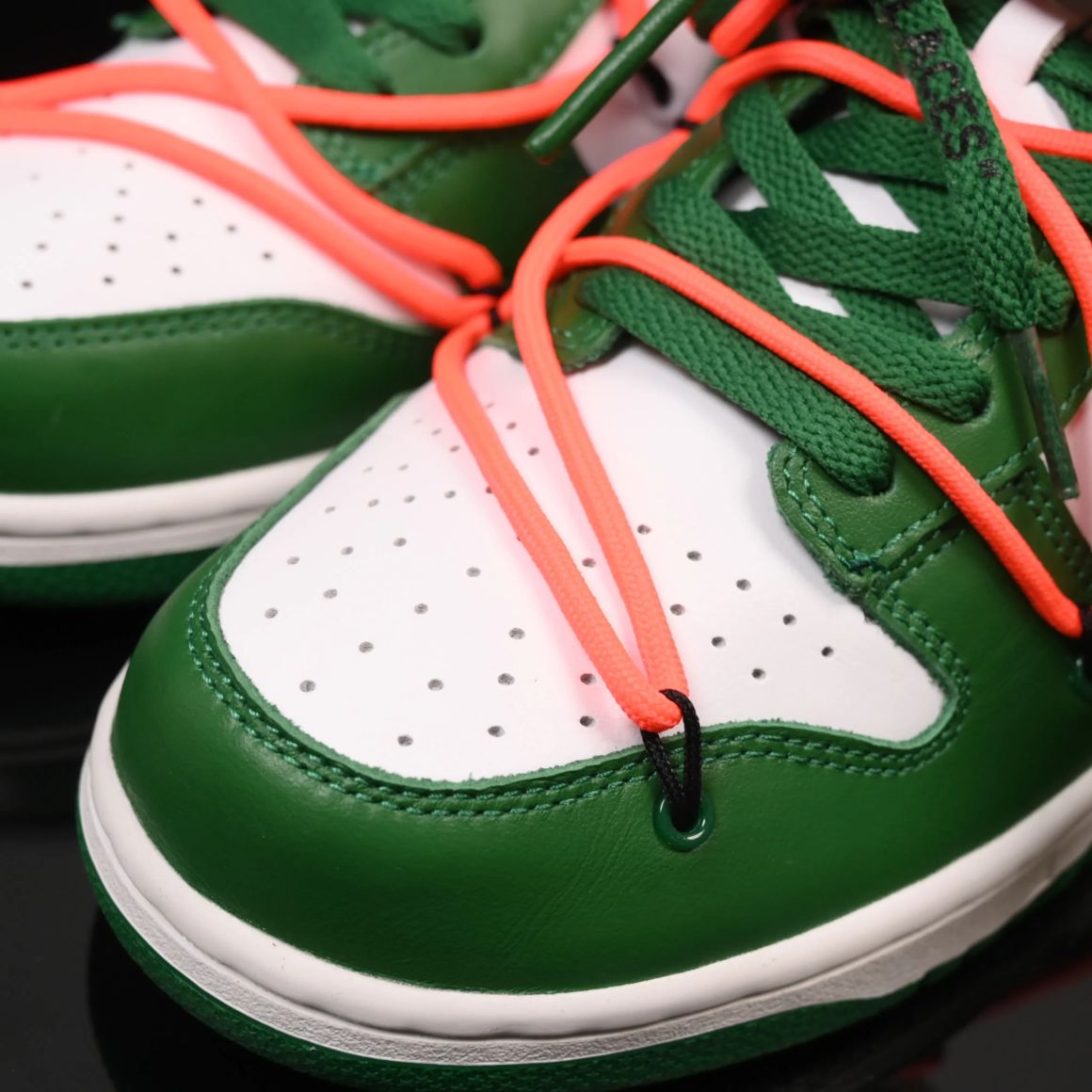 Off-White x Dunk Low 'Pine Green' CT0856-100