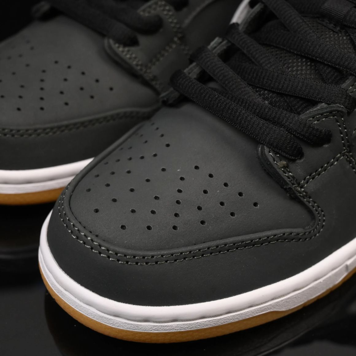 Dunk Low SB 'Black Gum' CD2563-006