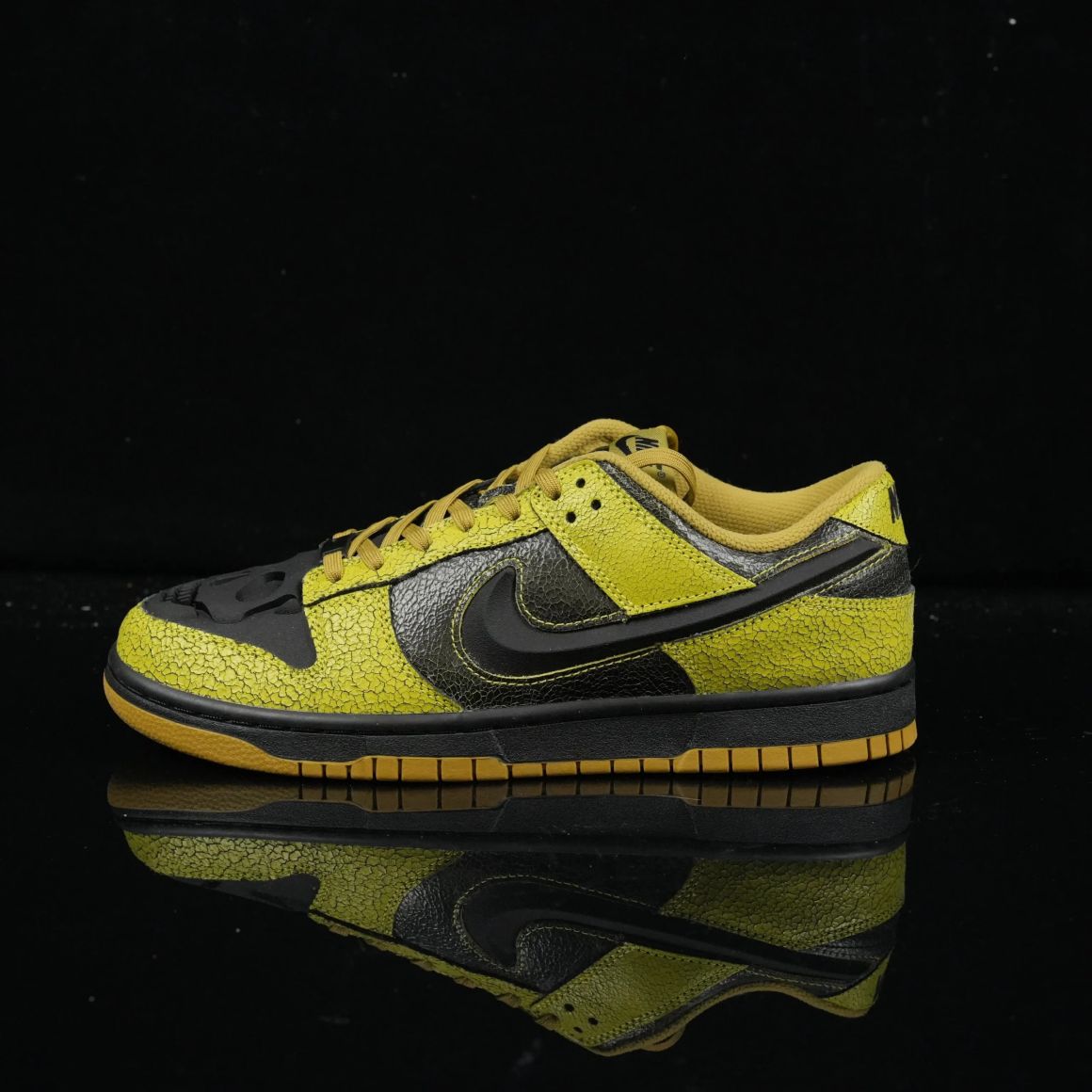 Dunk Low 'Halloween Skull' HV6103-300
