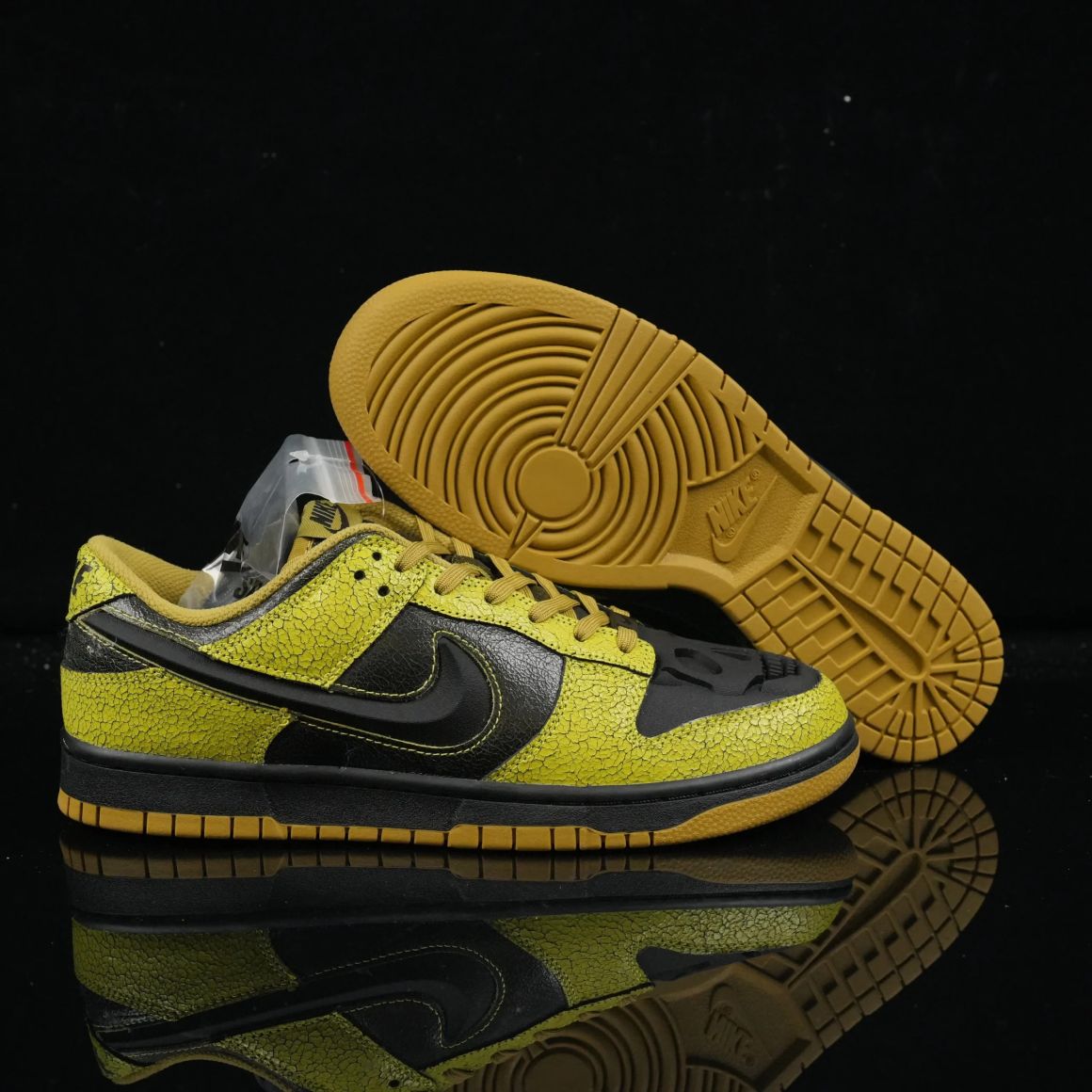 Dunk Low 'Halloween Skull' HV6103-300