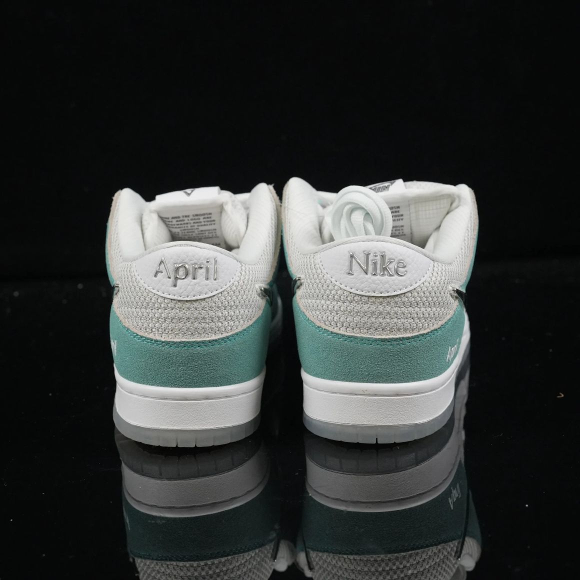 April Skateboards x Dunk Low SB 'Turbo Green' FD2562-400