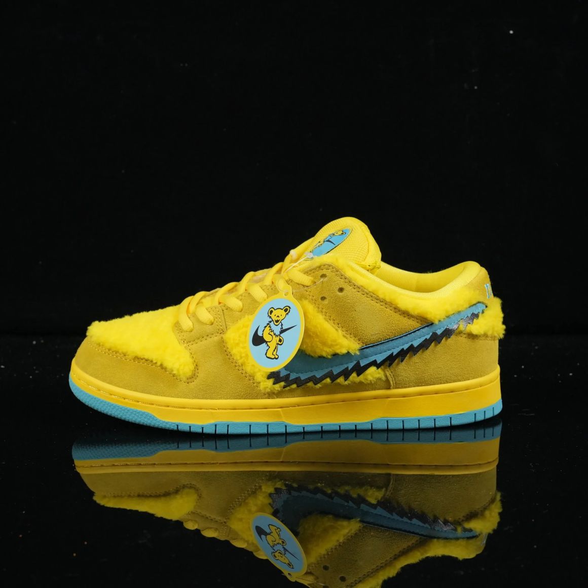 Grateful Dead x Dunk Low SB 'Yellow Bear' CJ5378-700