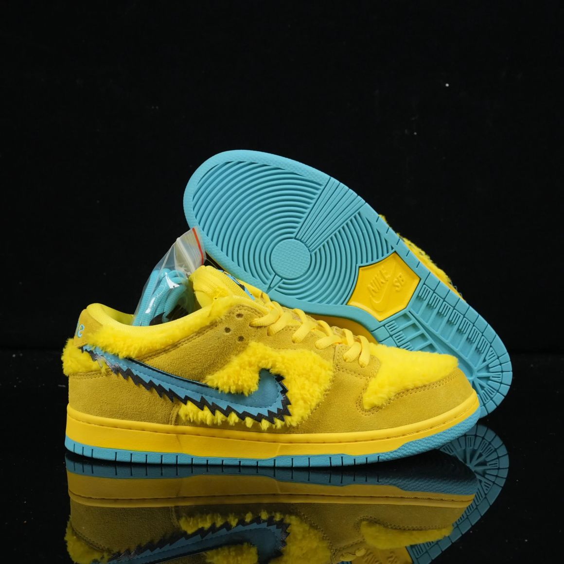Grateful Dead x Dunk Low SB 'Yellow Bear' CJ5378-700