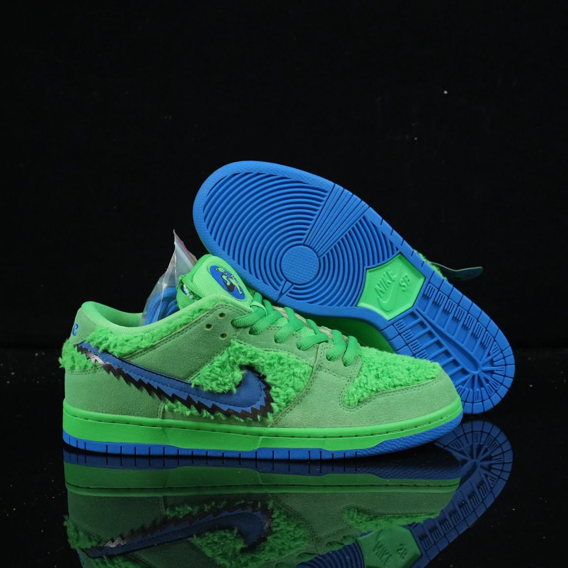 Grateful Dead x Dunk Low SB 'Green Bear' CJ5378-300