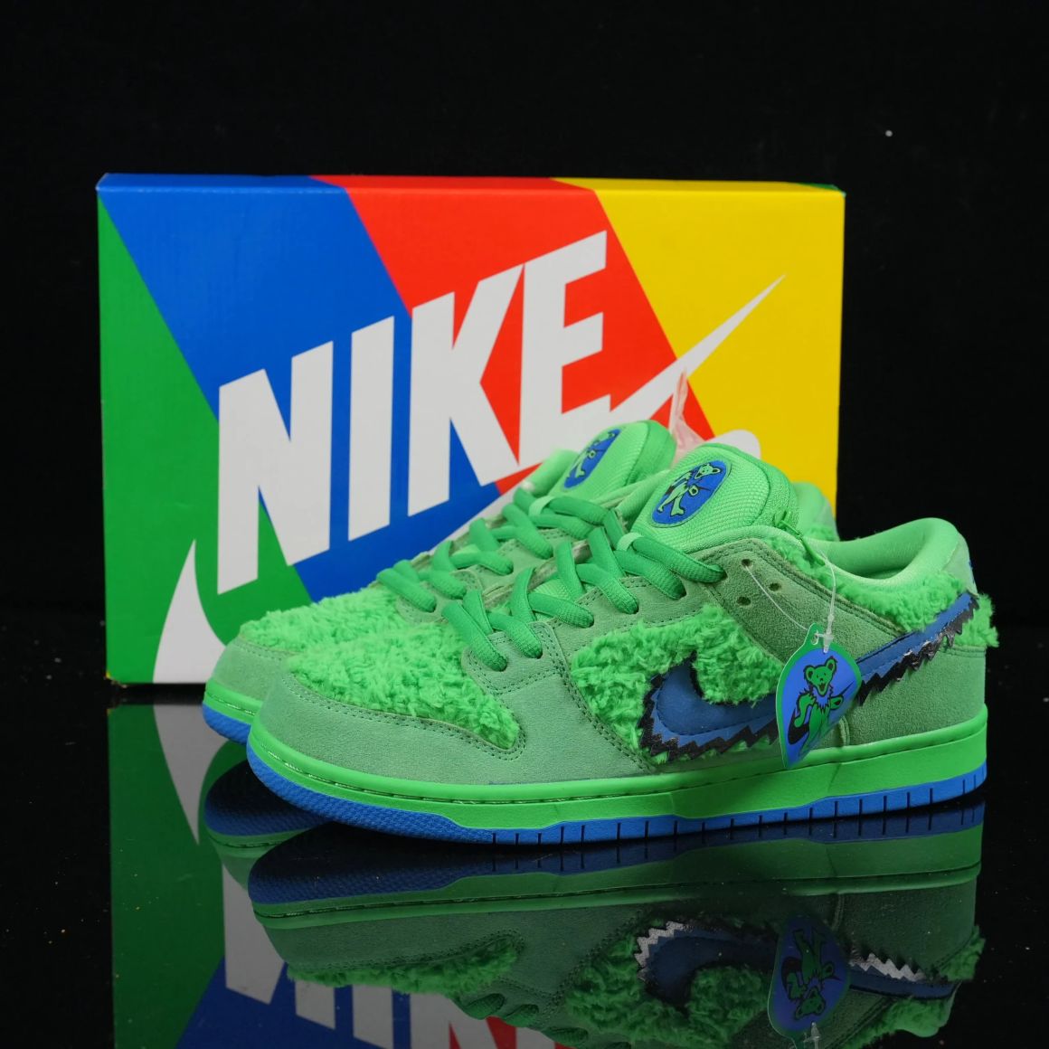 Grateful Dead x Dunk Low SB 'Green Bear' CJ5378-300
