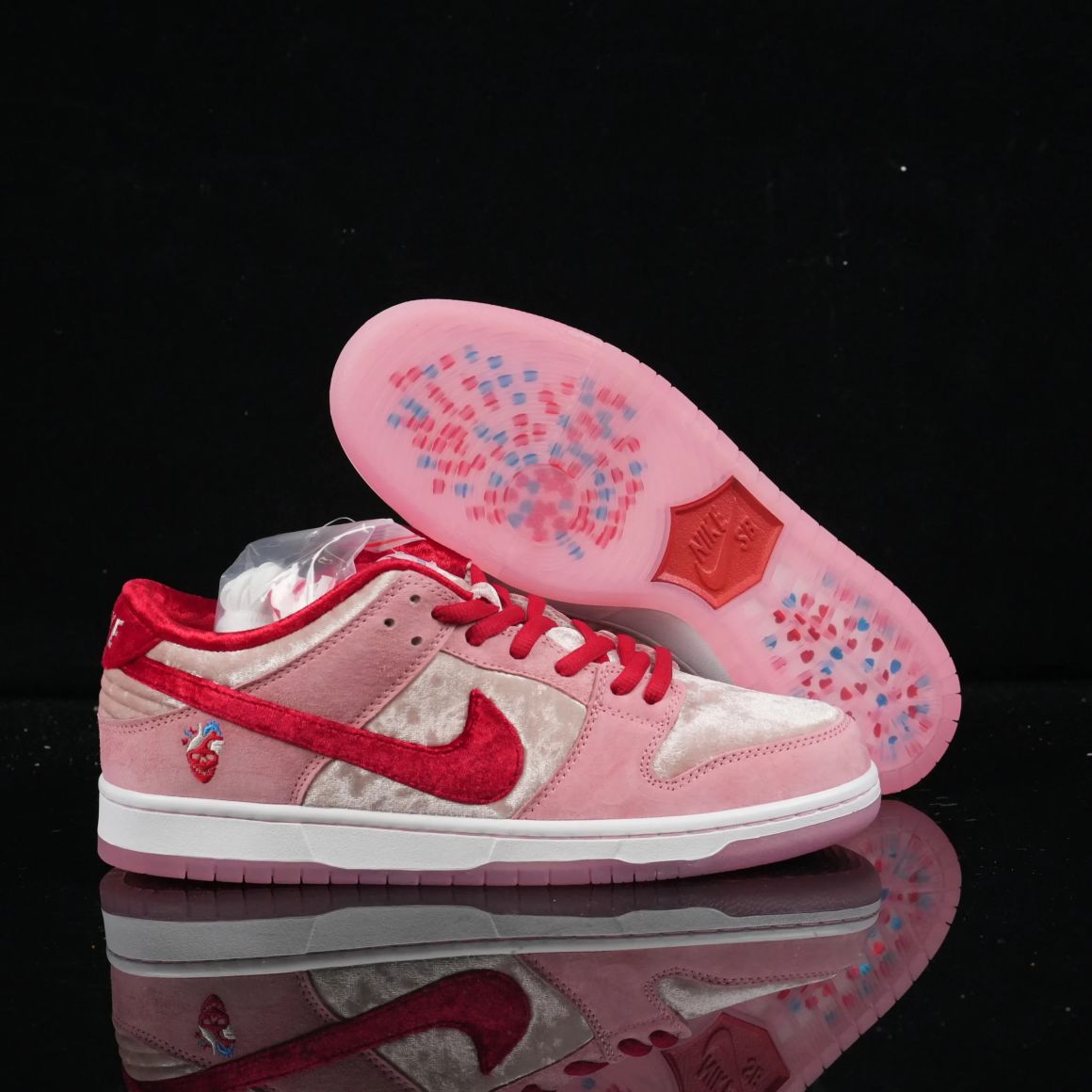 StrangeLove x Dunk Low SB 'Valentine's Day' CT2552-800