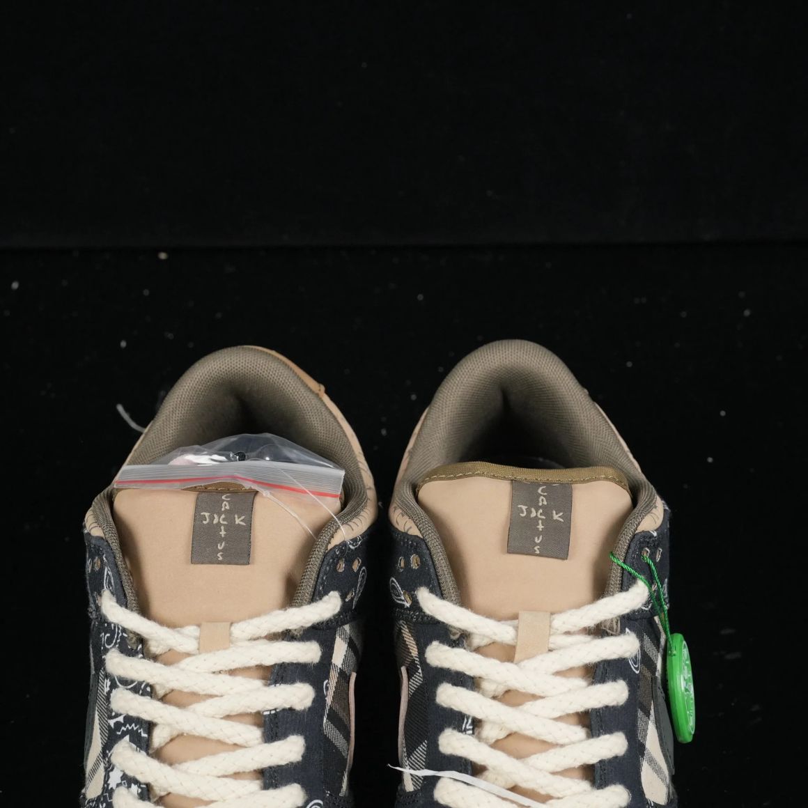 SB Dunk Low Travis Scott CT5053-001