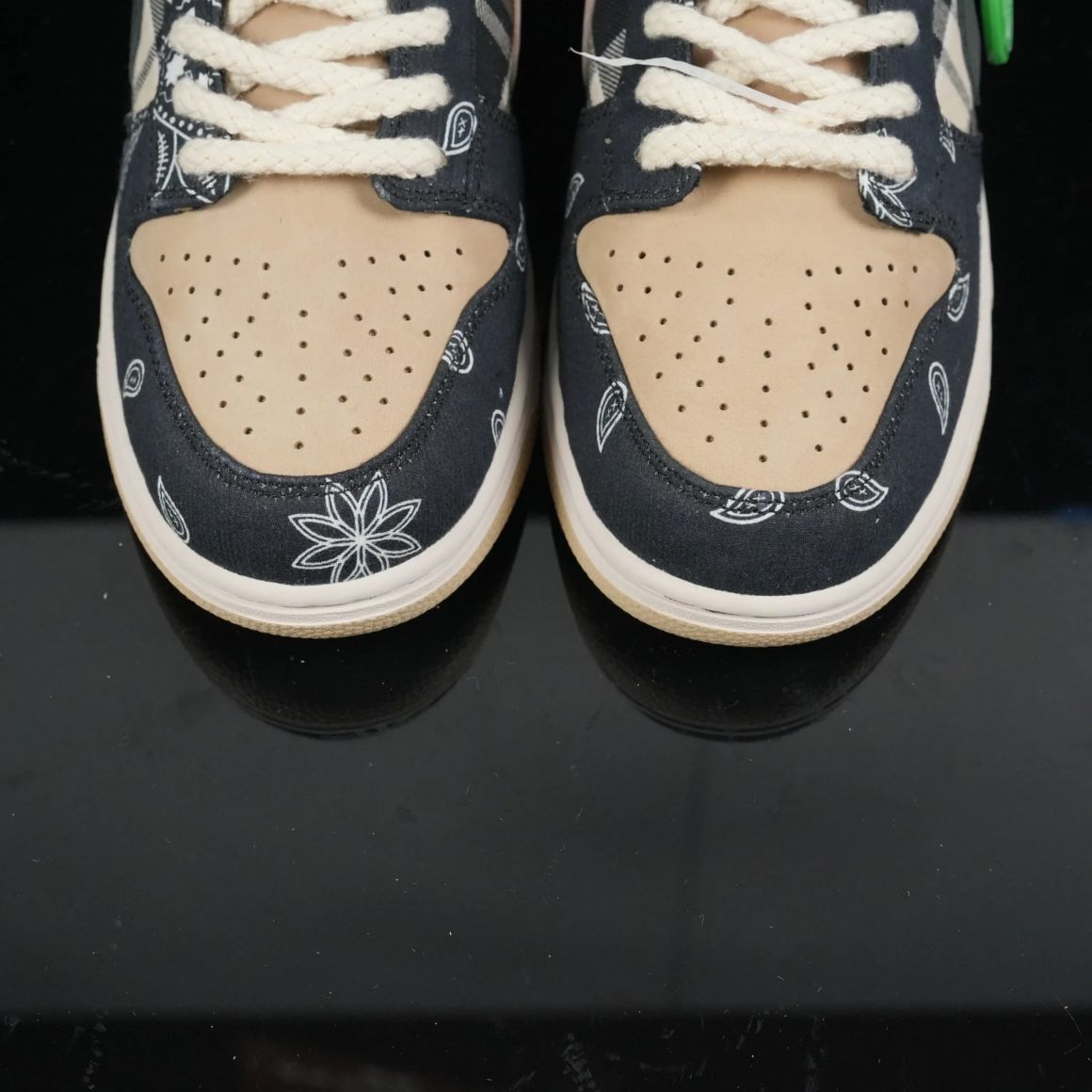 SB Dunk Low Travis Scott CT5053-001