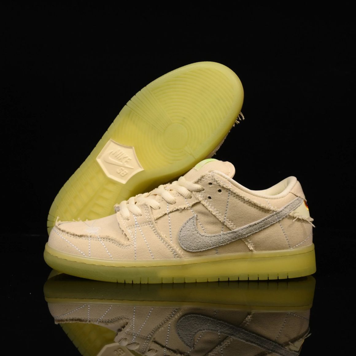 Dunk Low SB 'Mummy' DM0774-111
