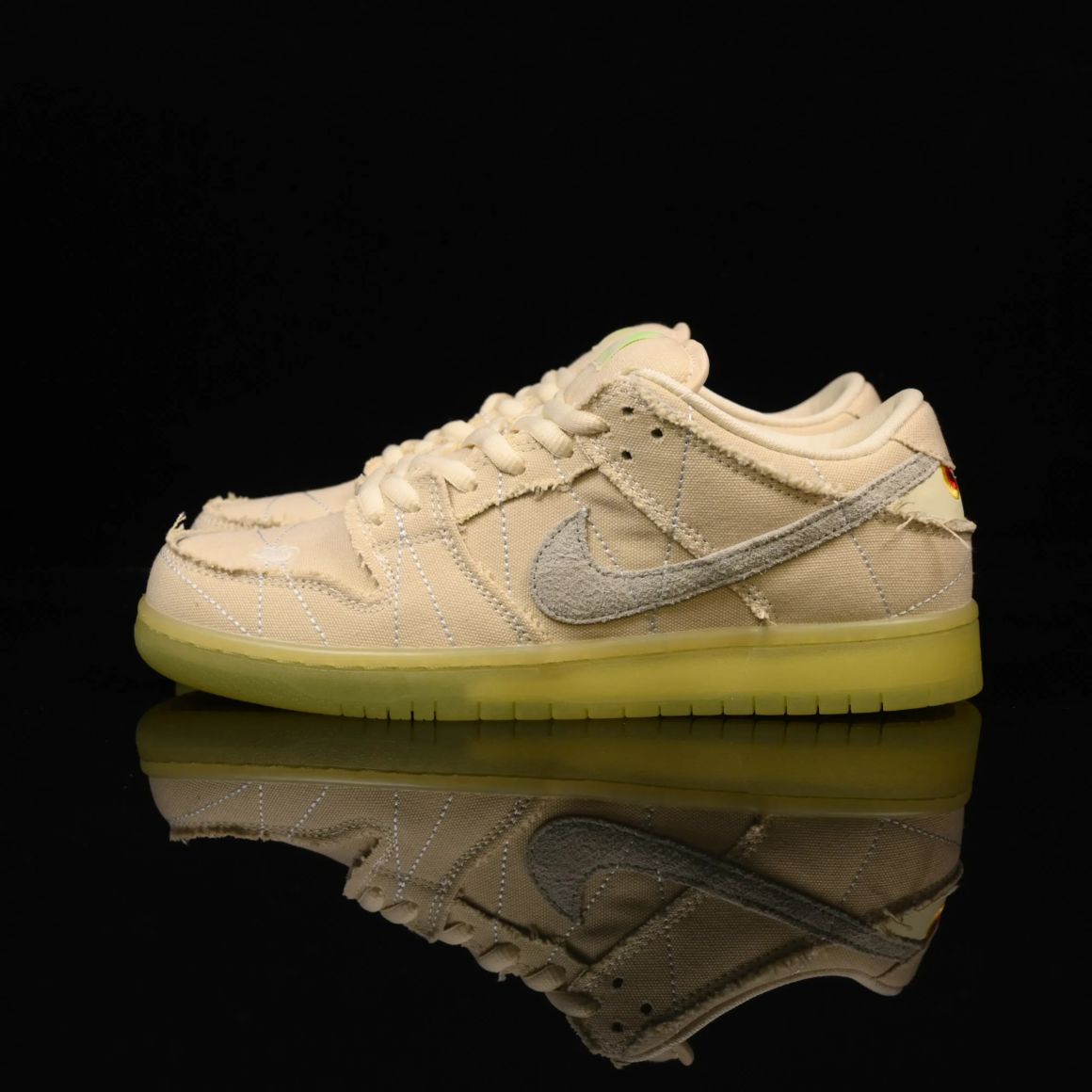 Dunk Low SB 'Mummy' DM0774-111