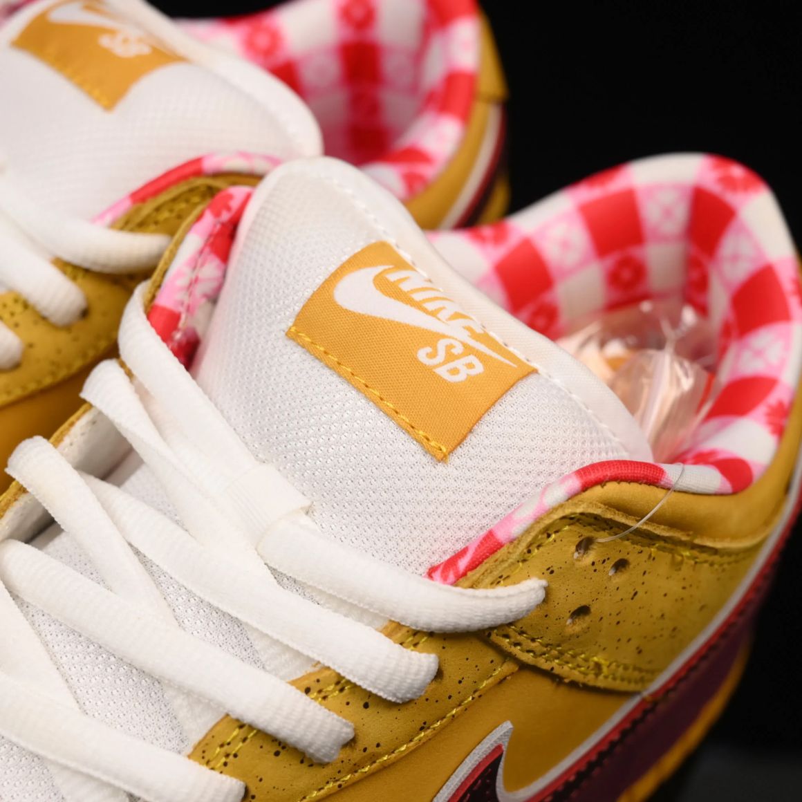Dunk Premium SB Low“Yellow Lobster”