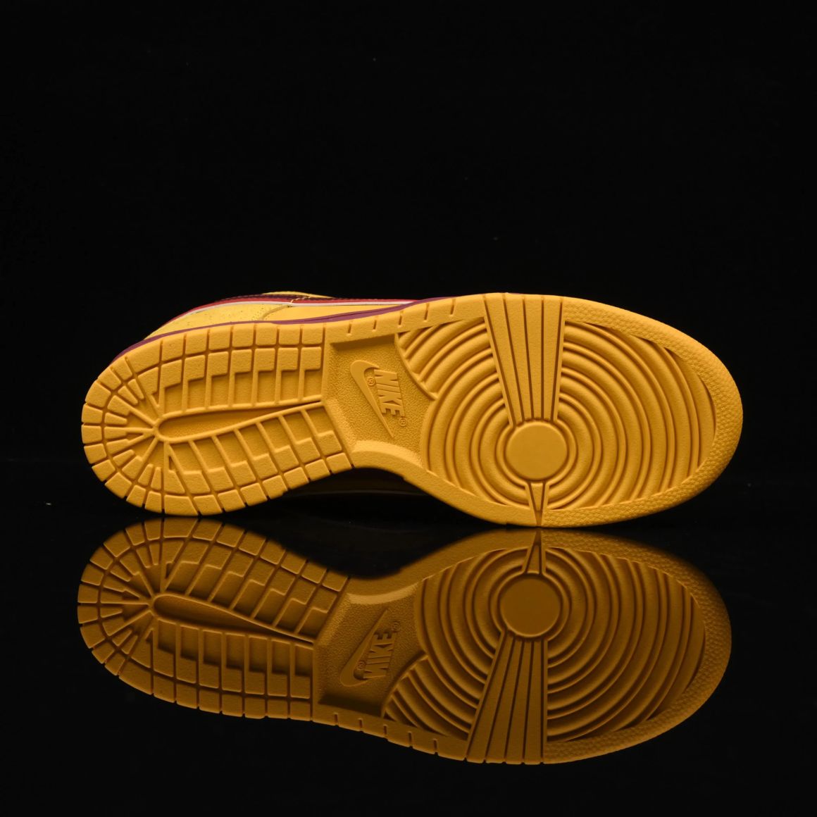 Dunk Premium SB Low“Yellow Lobster”
