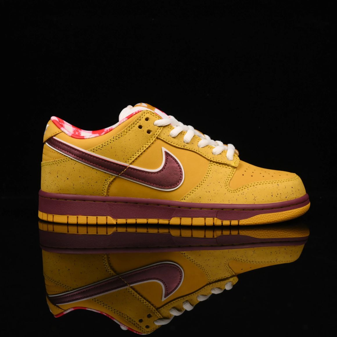 Dunk Premium SB Low“Yellow Lobster”