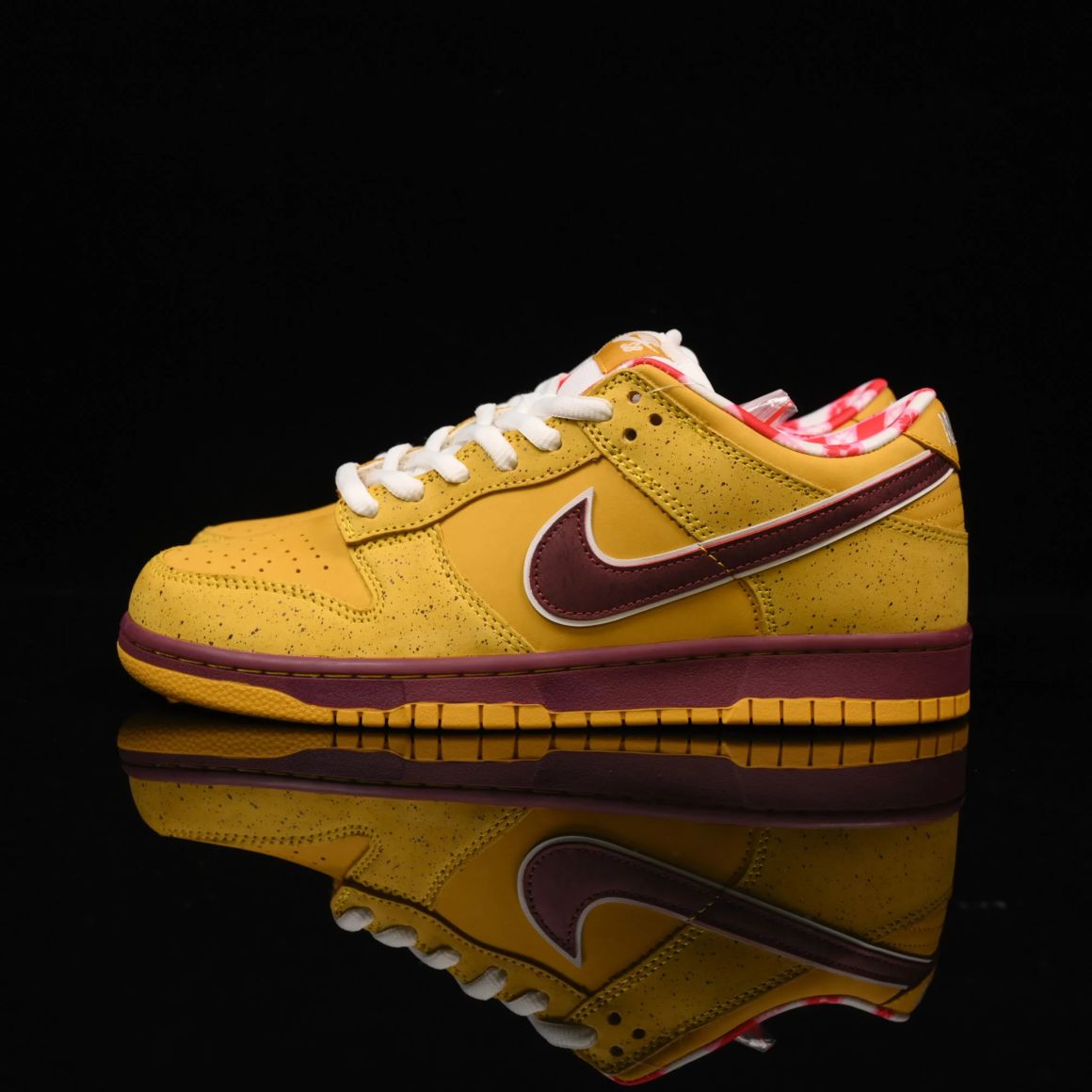 Dunk Premium SB Low“Yellow Lobster”