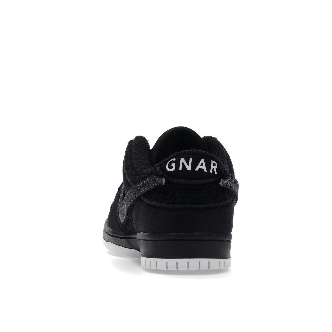 SB Dunk Low Gnarhunters DH7756-010