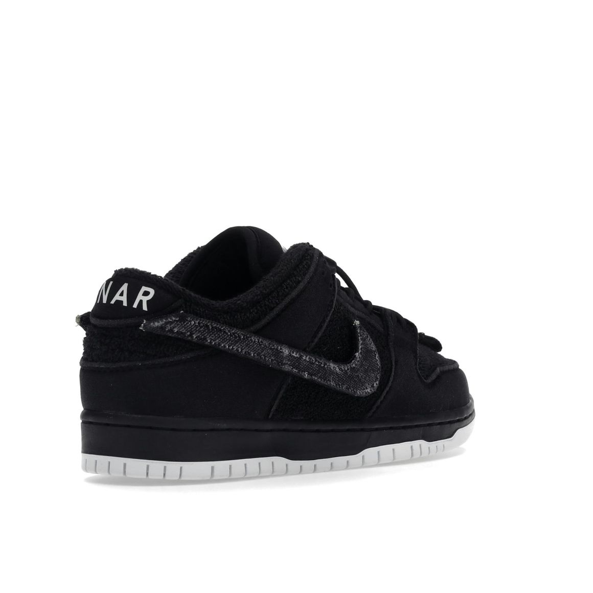 SB Dunk Low Gnarhunters DH7756-010