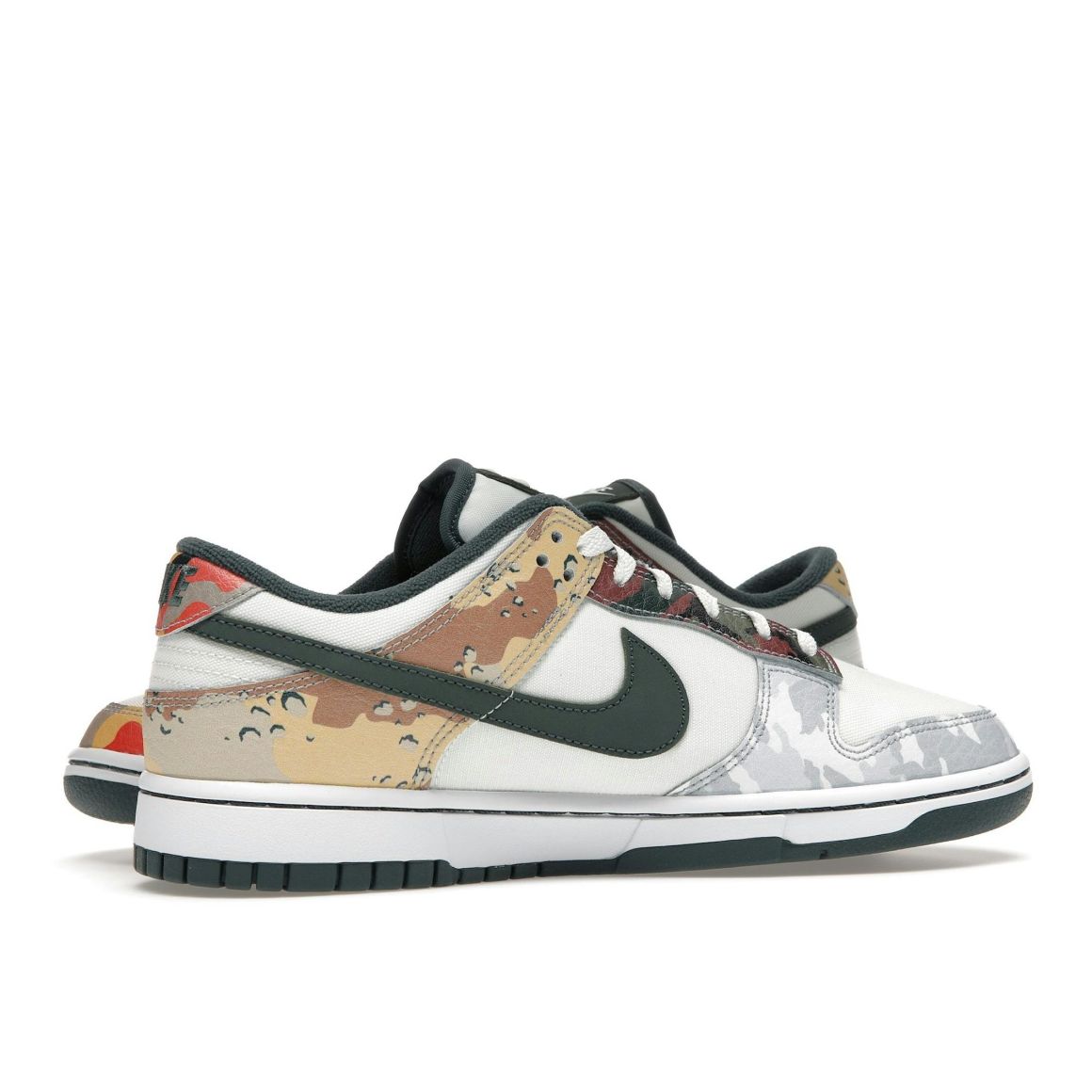 Dunk Low SE Sail Multi-Camo DH0957-100 Sneakers