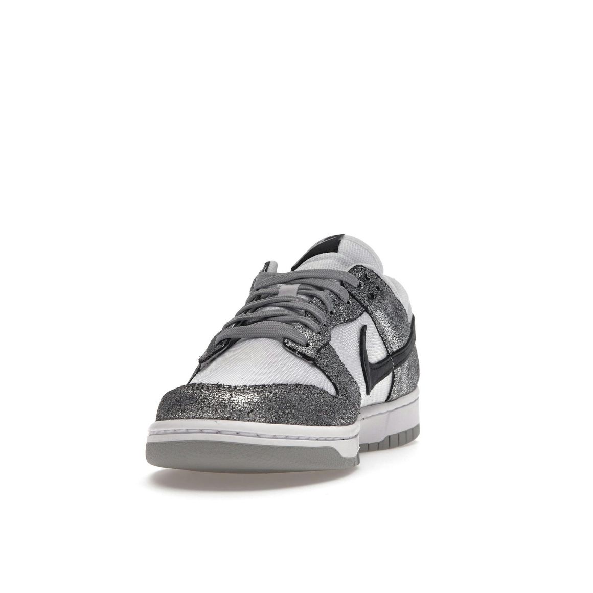Dunk Low Golden Gals Metallic Silver Women’s Sneakers DO5882-001