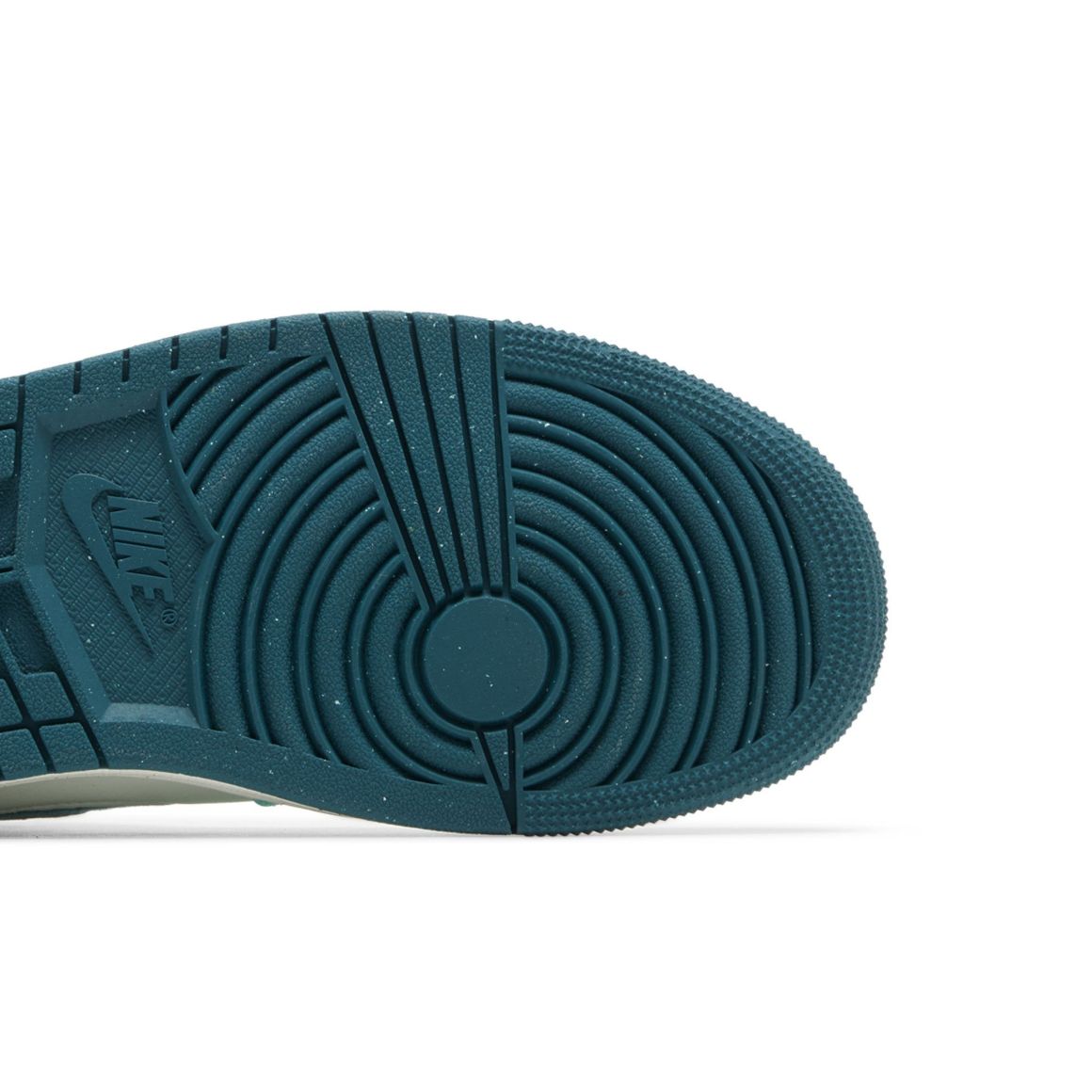 Jordan 1 Mid Chenille Bleached Turquoise Women’s Shoe – DZ3745-300