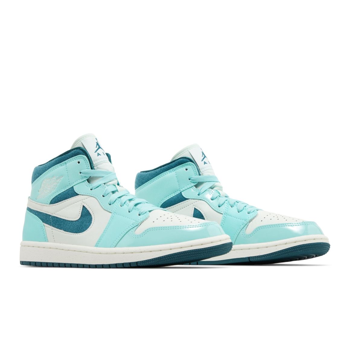 Jordan 1 Mid Chenille Bleached Turquoise Women’s Shoe – DZ3745-300