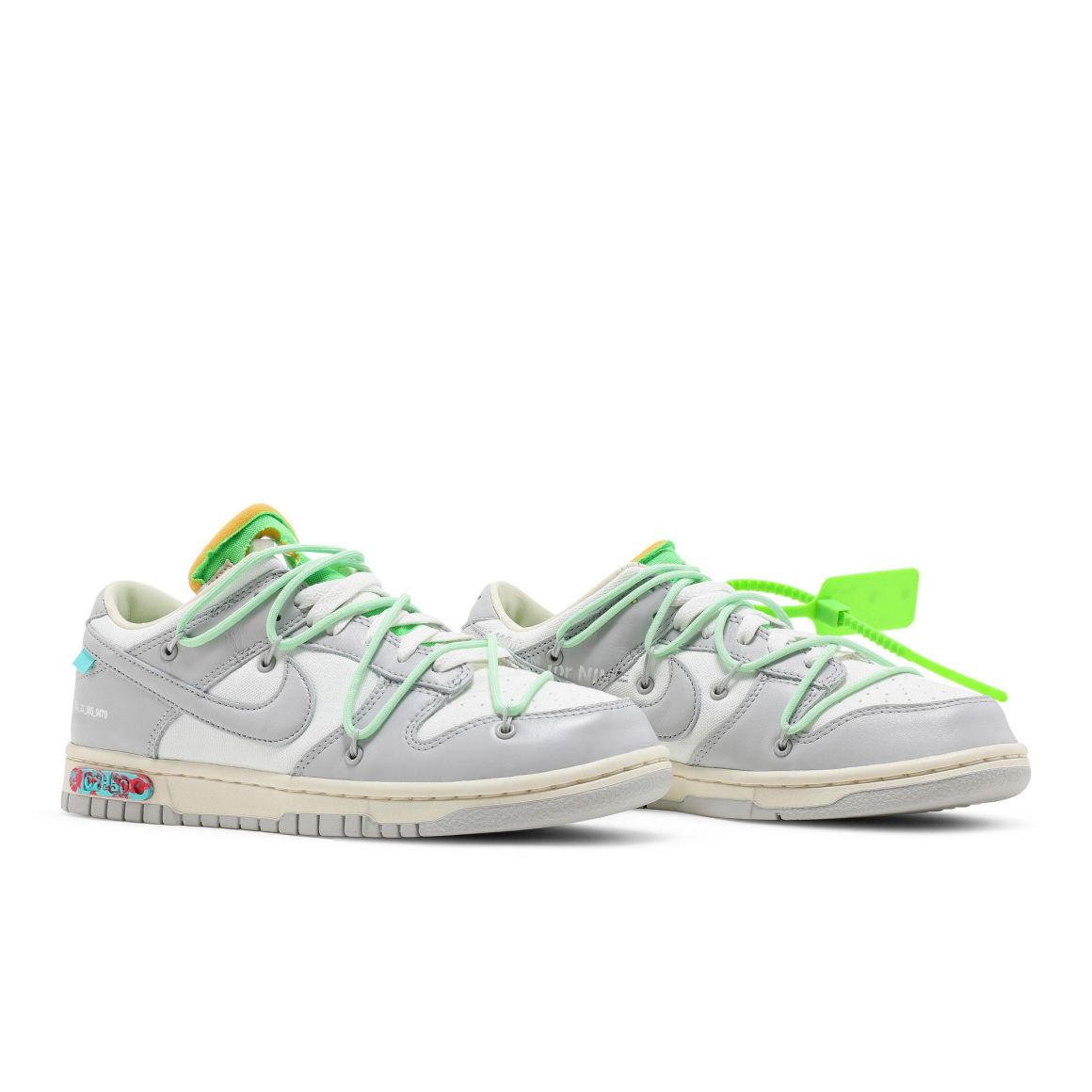 Dunk Low Off-White Lot 7 Sneakers – DM1602-108