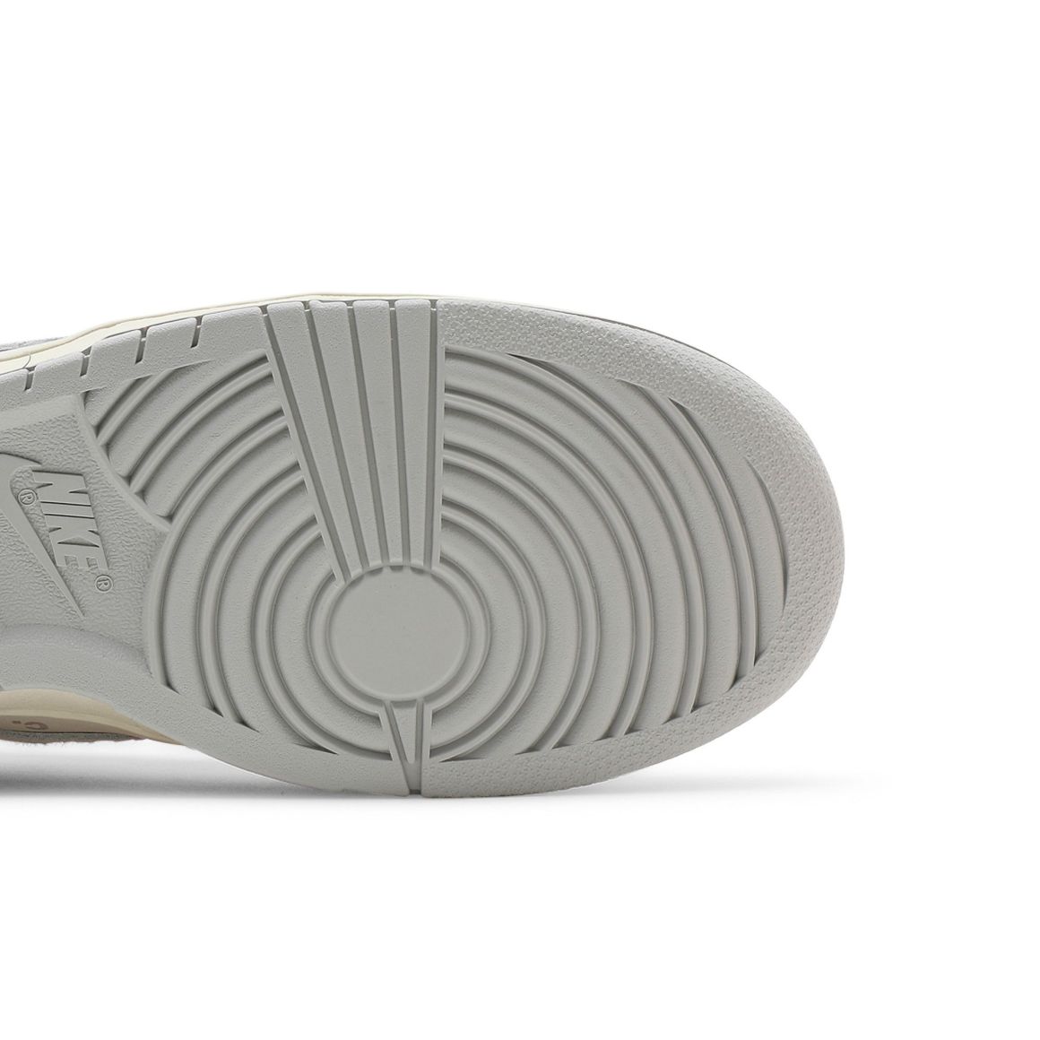 Dunk Low Off-White Lot 11 Sneakers – DJ0950-108