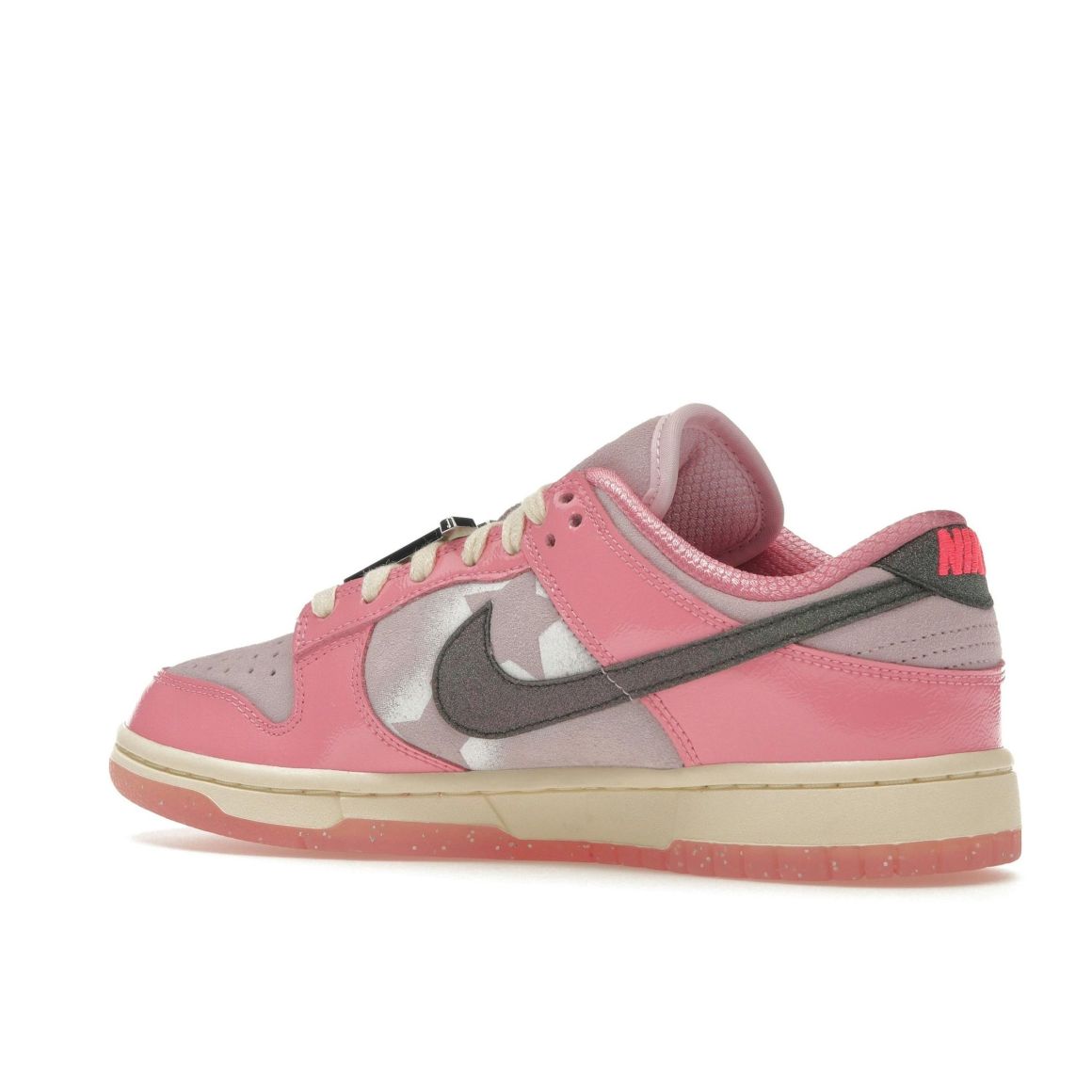 Dunk Low LX Barbie Women’s FN8927-621 Sneakers