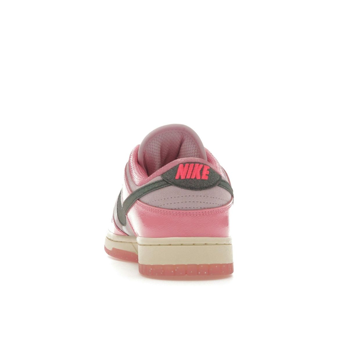Dunk Low LX Barbie Women’s FN8927-621 Sneakers