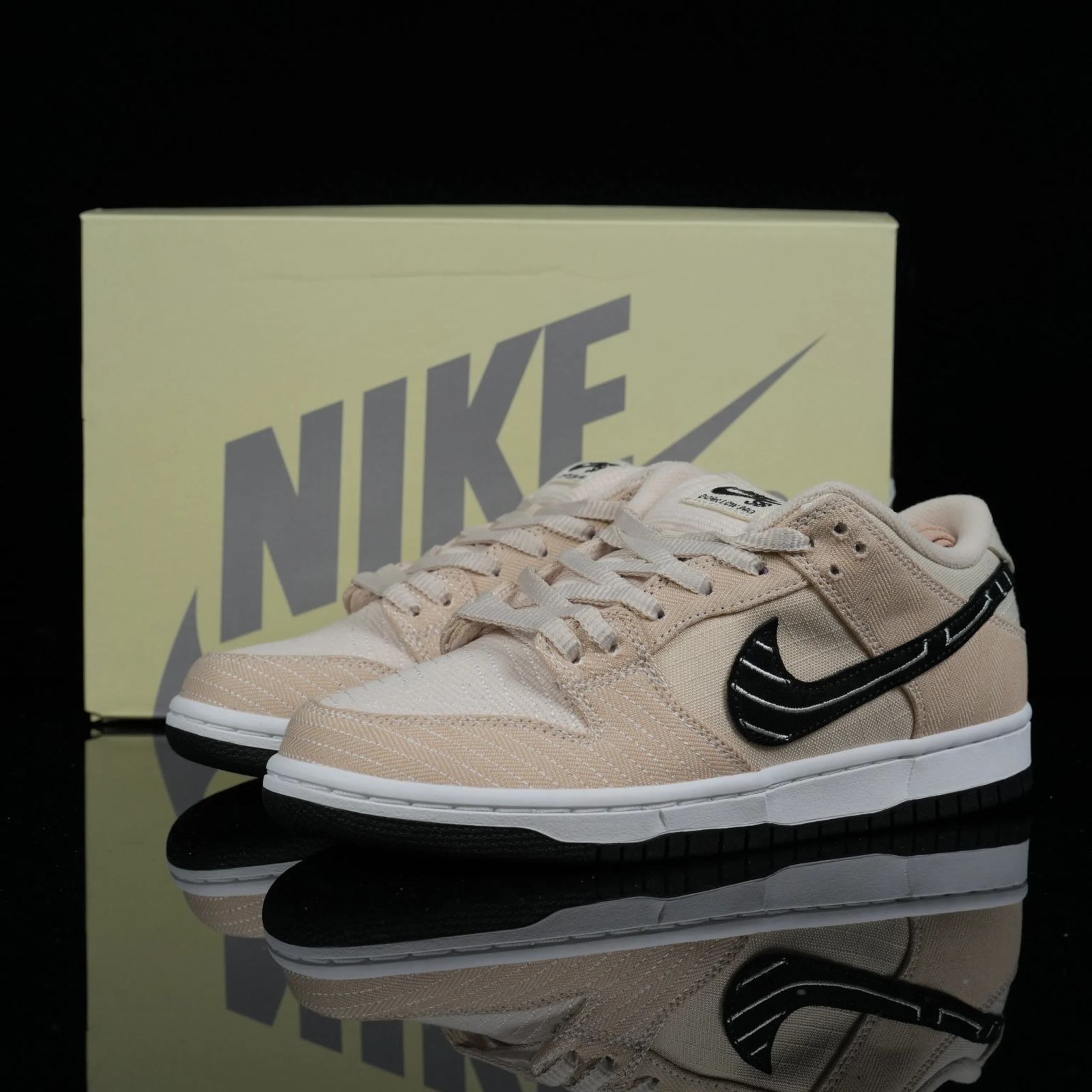 Albino & Preto x Dunk Low SB 'Jiu-Jitsu' FD2627-200
