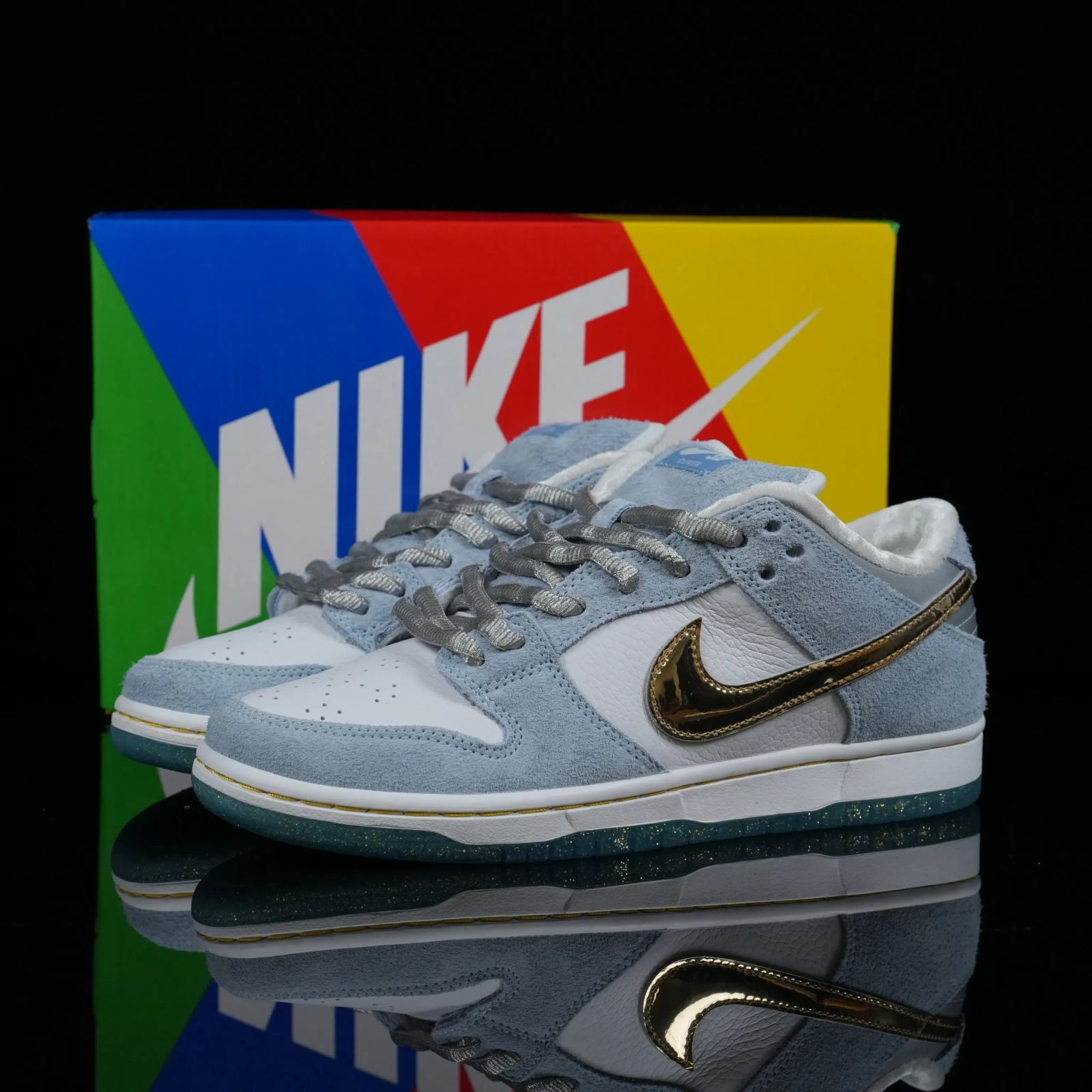 Sean Cliver x Dunk Low SB 'Holiday Special' DC9936-100