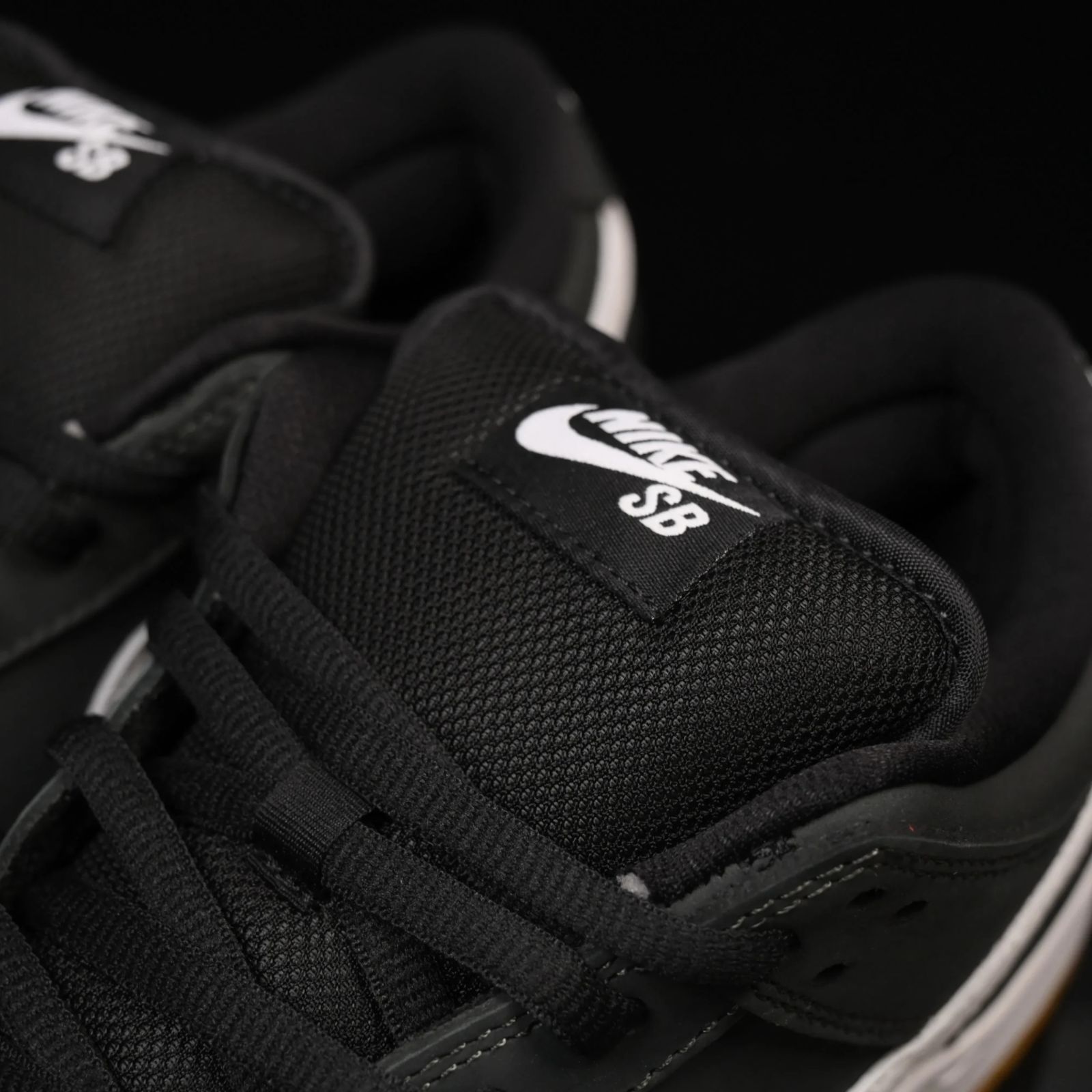 Dunk Low SB 'Black Gum' CD2563-006