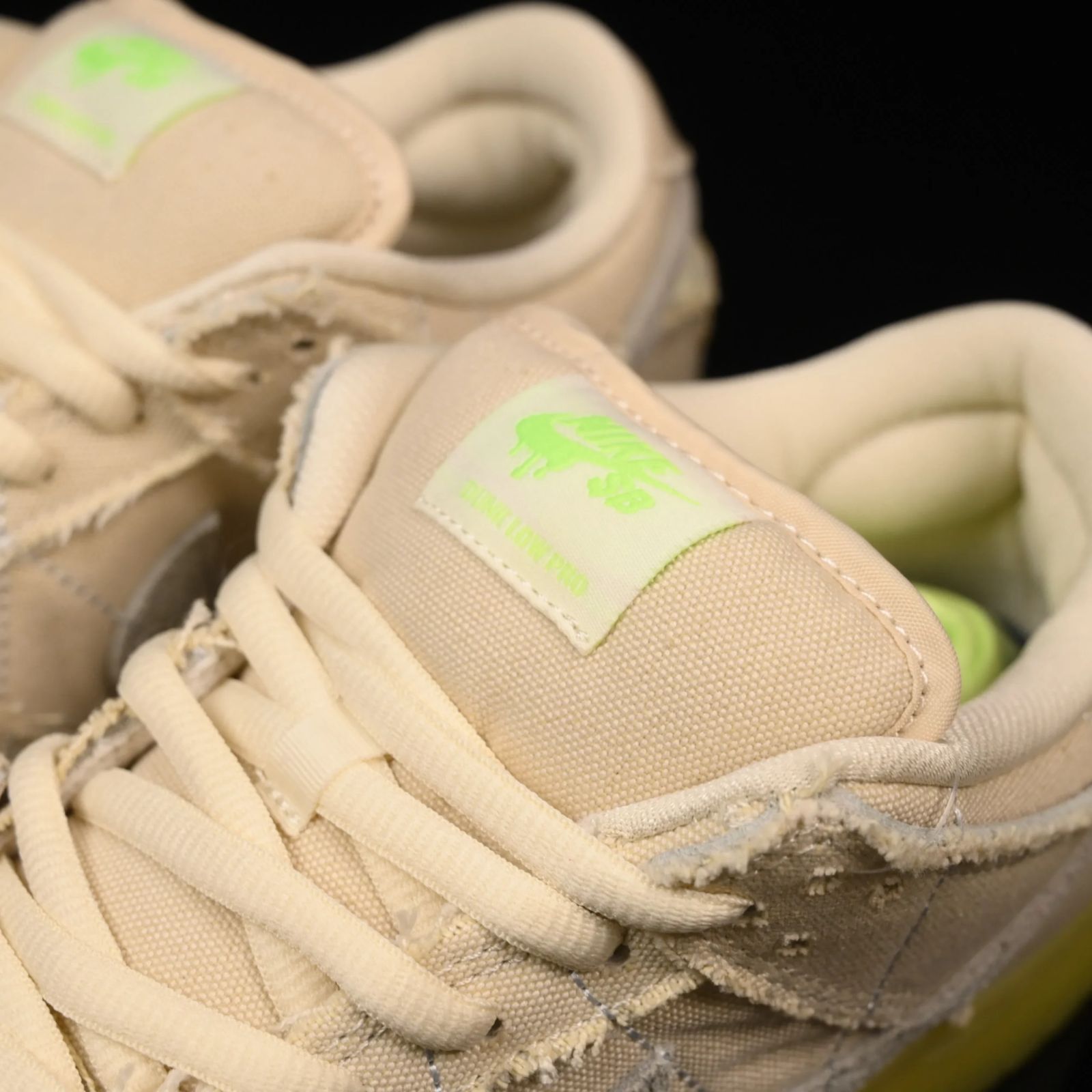 Dunk Low SB 'Mummy' DM0774-111
