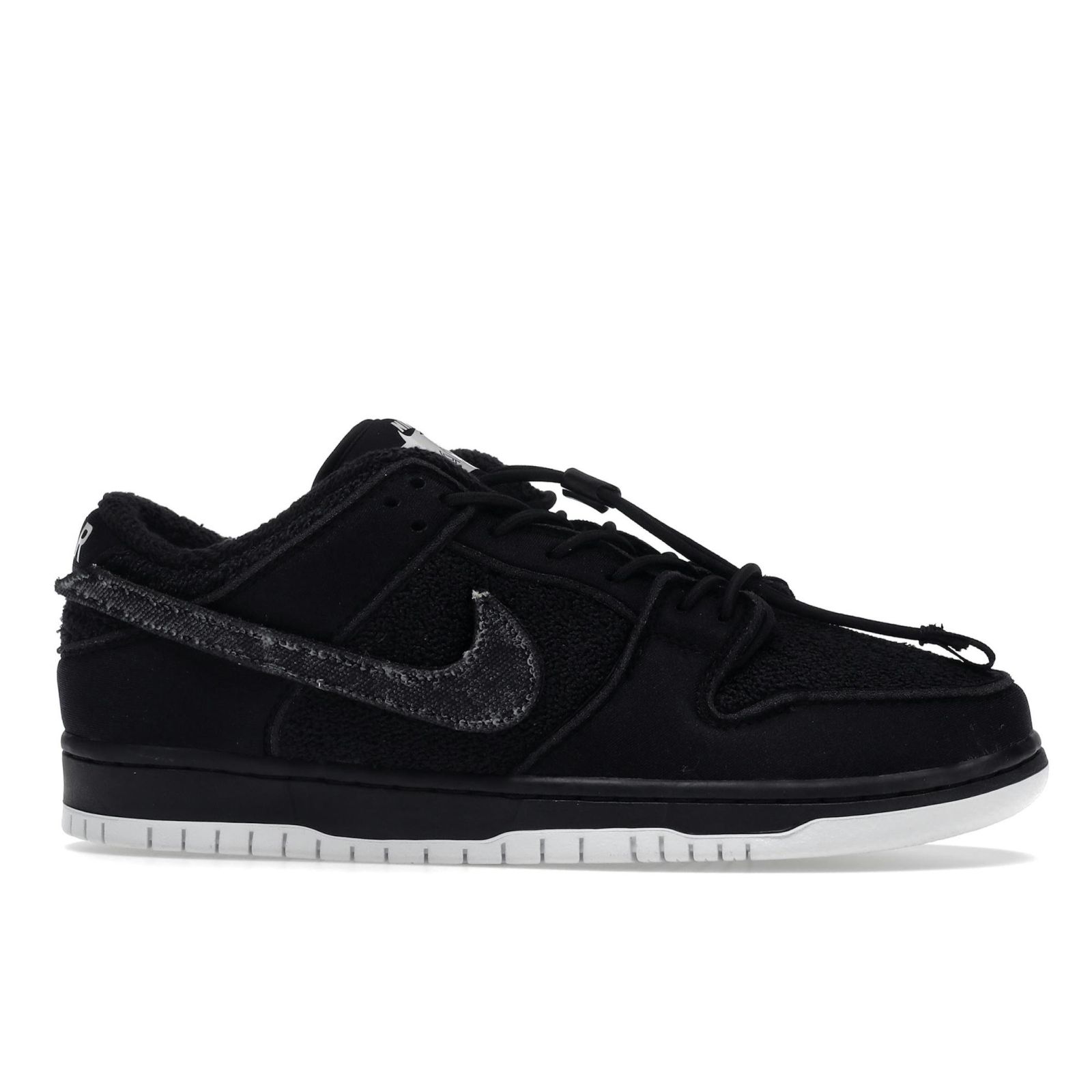 SB Dunk Low Gnarhunters DH7756-010