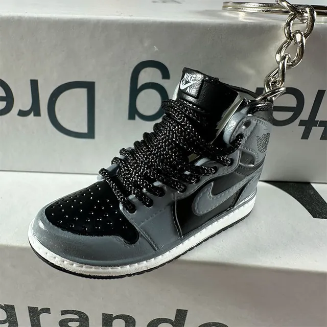 Sneaker keychain example design 03