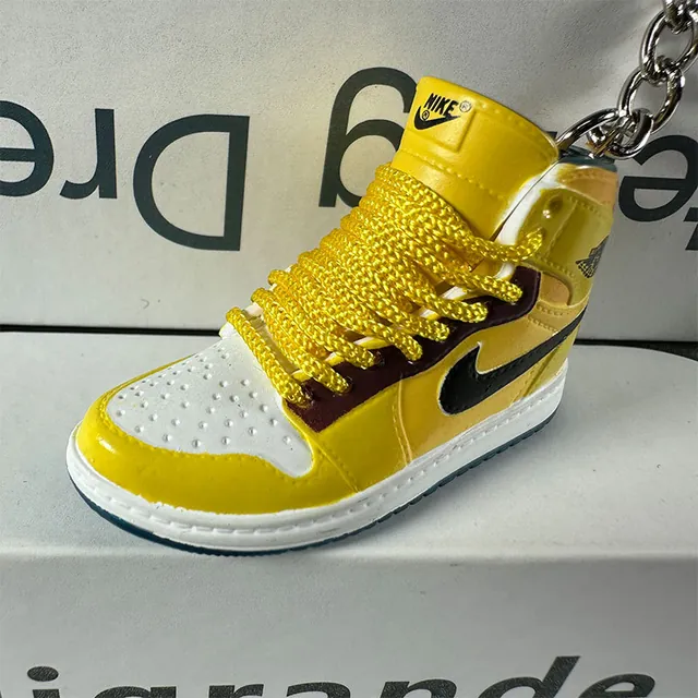 Sneaker keychain example design 05