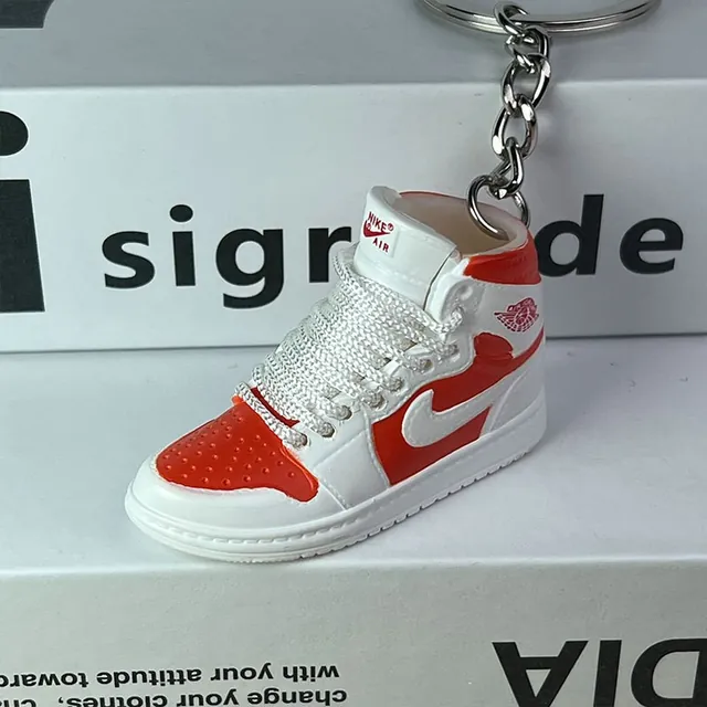 Sneaker keychain example design 07