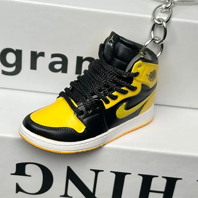 Sneaker keychain example design 09