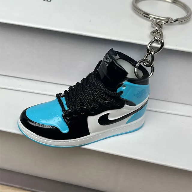 Sneaker keychain example design 15