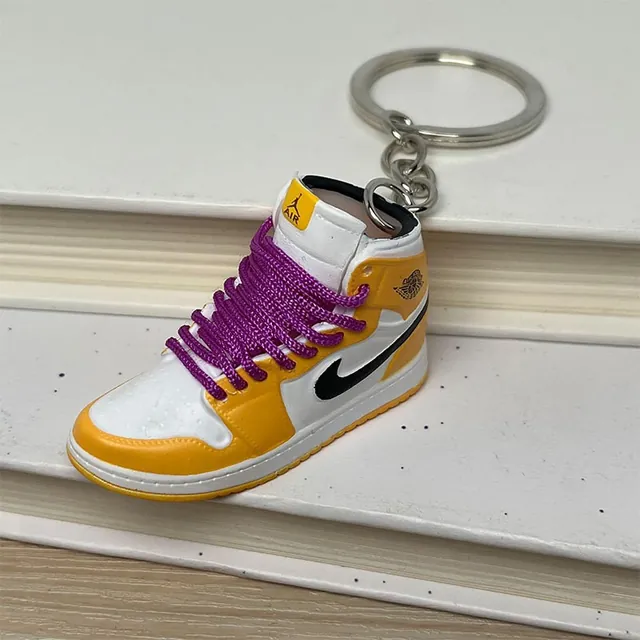 Sneaker keychain example design 17