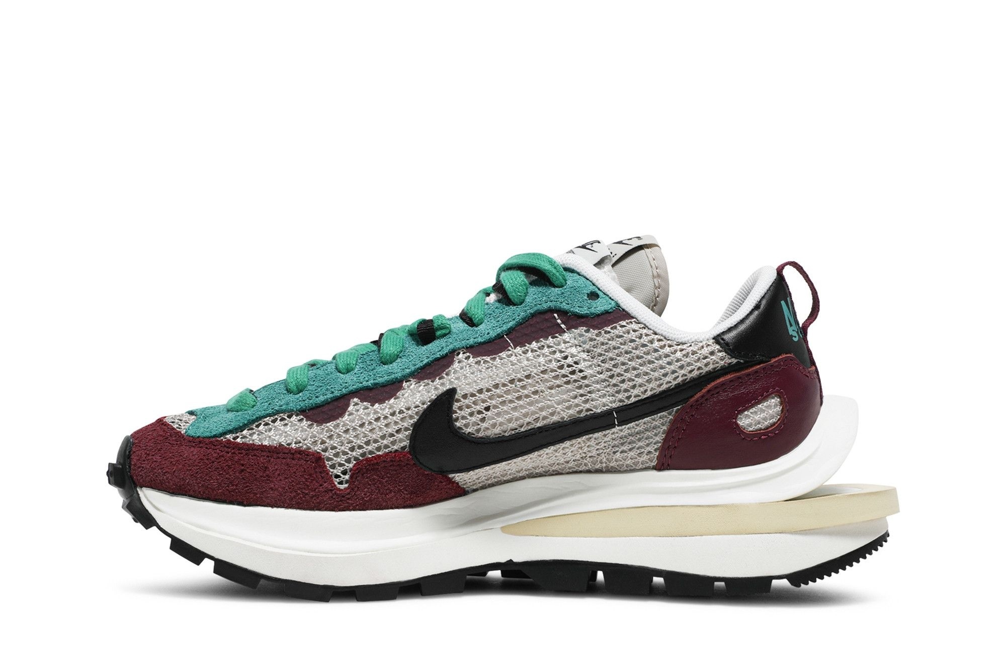 Vaporwaffle Sacai Sneakers – Villain Red/Neptune Green – DD3035-200 - Image 3