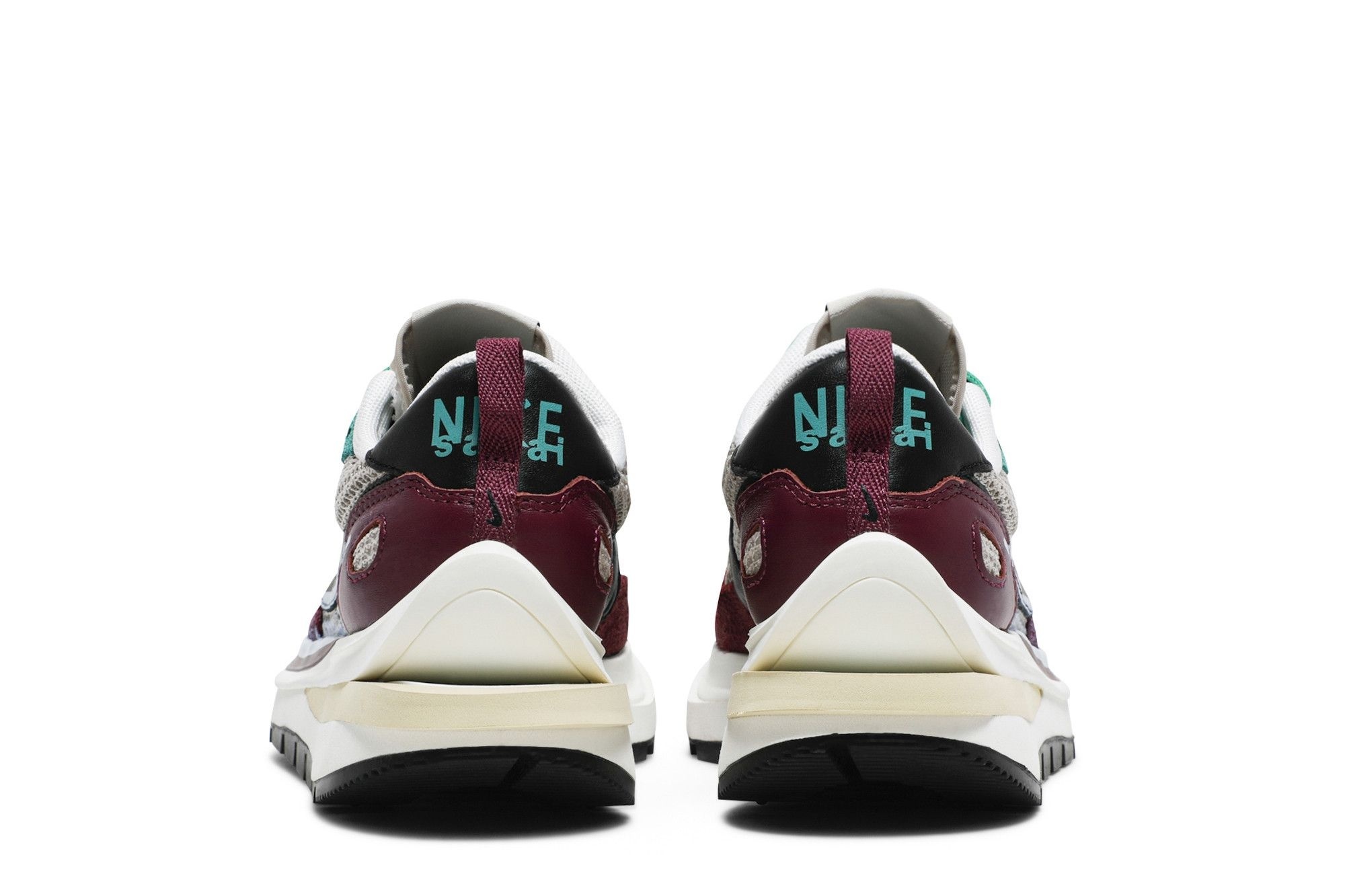 Vaporwaffle Sacai Sneakers – Villain Red/Neptune Green – DD3035-200 - Image 6