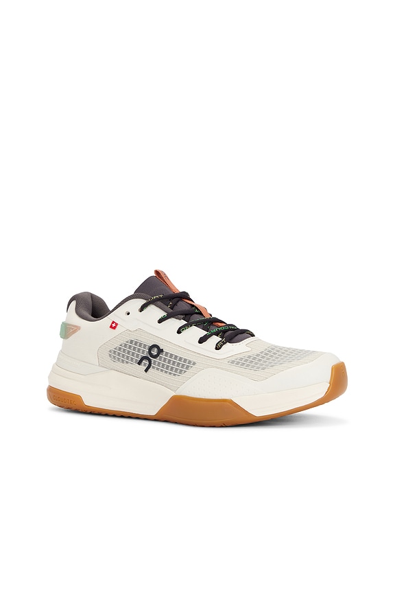 x Z5 The Roger Advantage Sneaker On - Cream & Almond - Image 4