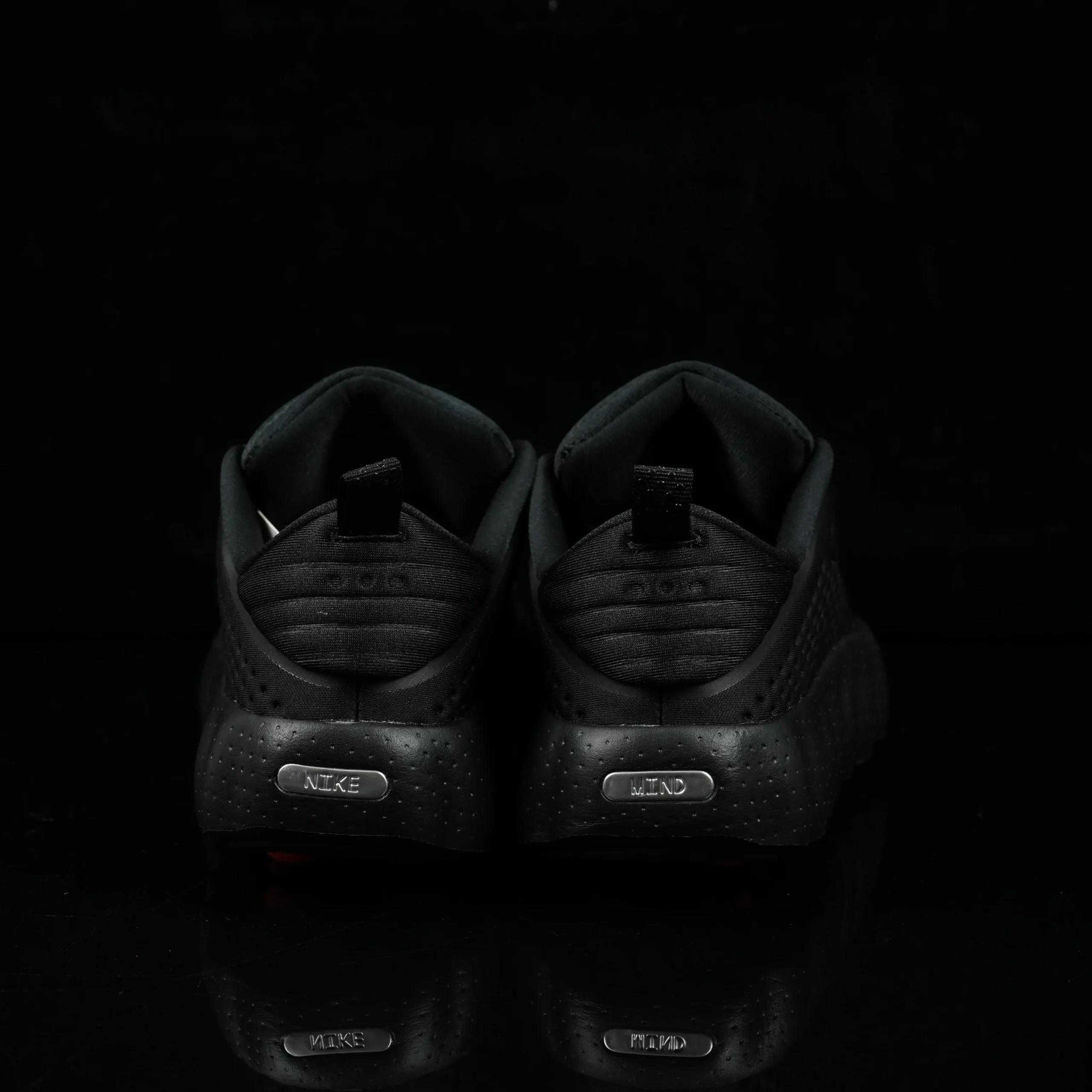Mind 002 HQ4310-001 - Black / Hyper Crimson / Hyper Crimson / Chrome - Image 4