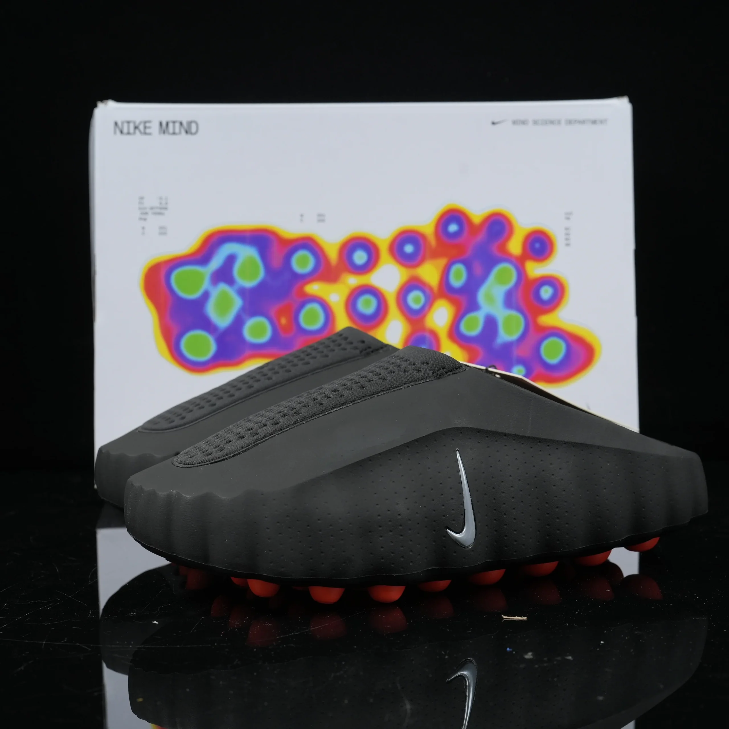 Mind 001 HQ4307-001 - Black / Hyper Crimson / White / Chrome - Image 4