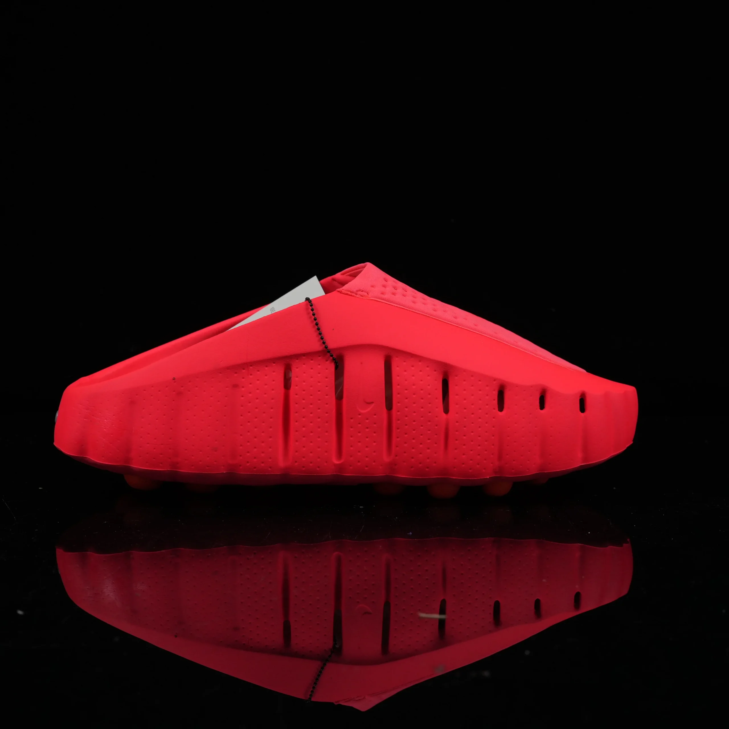 Mind 001 HQ4307-600 - Solar Red / Hyper Crimson / Black / Chrome - Image 5